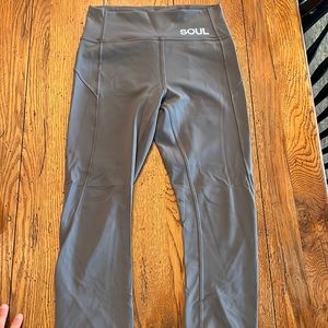 soulcycle / lululemon grey soft cropped legging (about 25”) depending on height